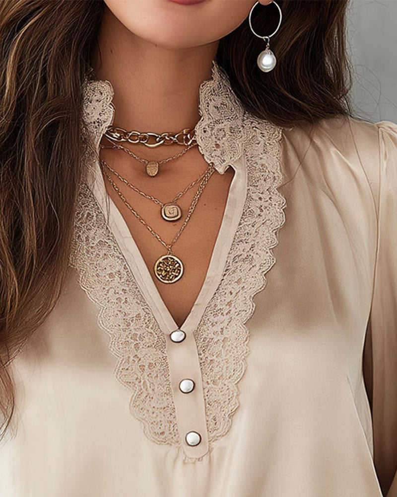 Giovanna™ | Blouse Douce à Col V avec Dentelle Élégante et Manches Volantées