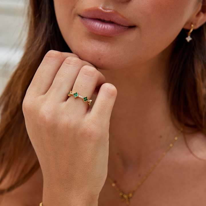 ParisPeak™ | Bague Porte-Bonheur Avec Trèfle Et Cristaux