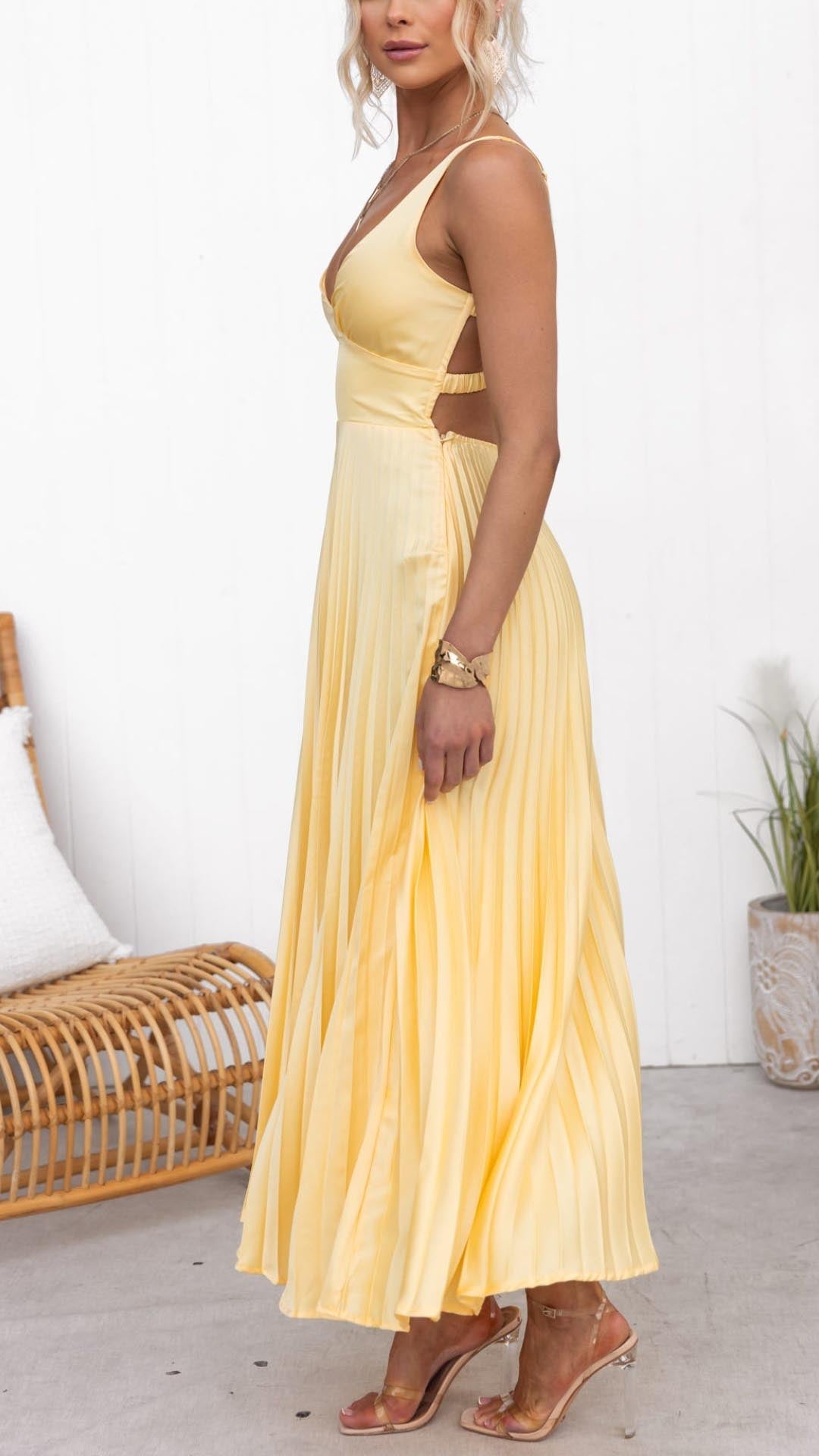 Lucienne™ | Robe Longue Plissée Jaune – Légère, Lumineuse & Élégante